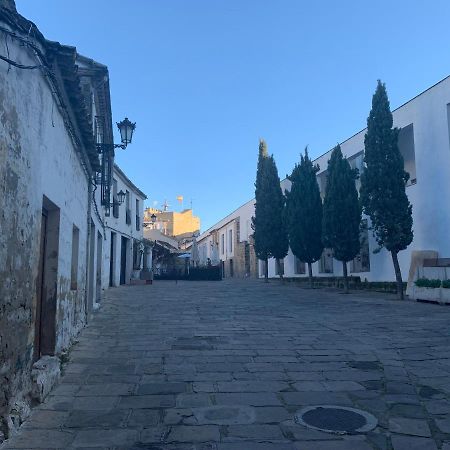 Hostal Poeta Machado Baeza Exterior photo